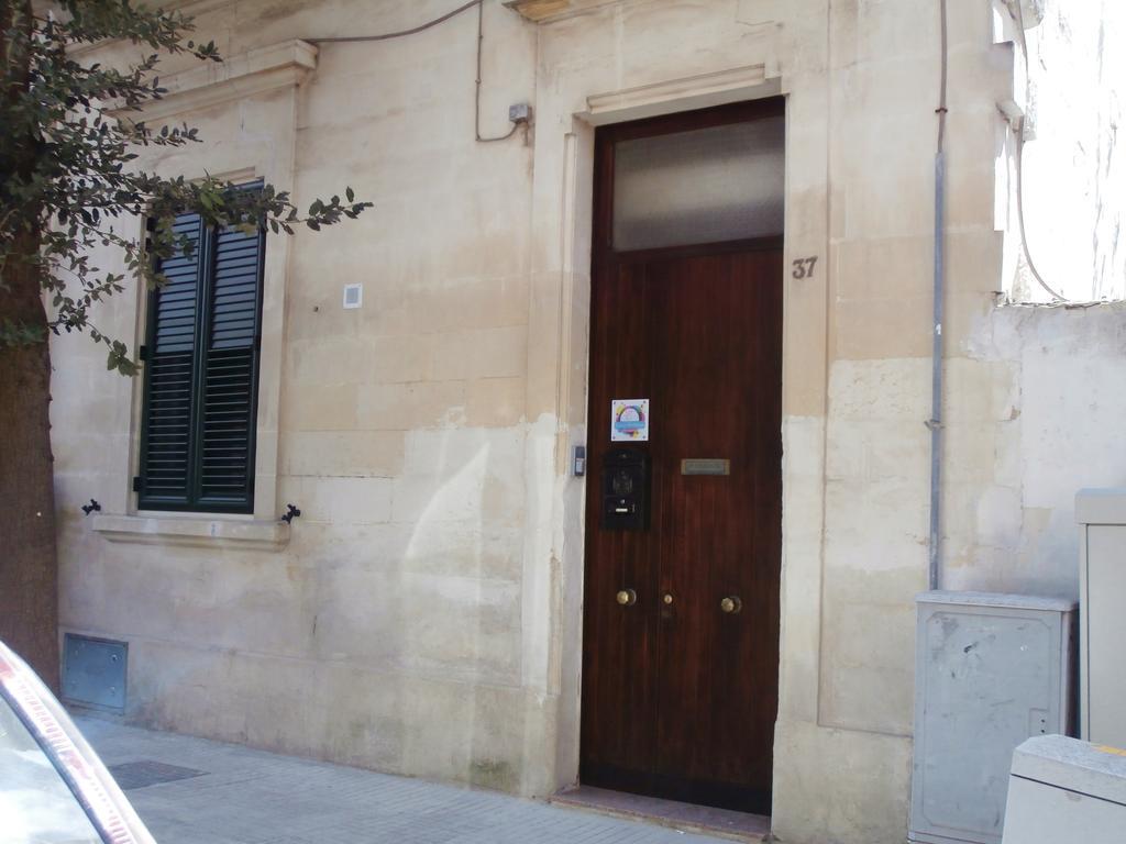 B&B Lecce Holidays Bagian luar foto