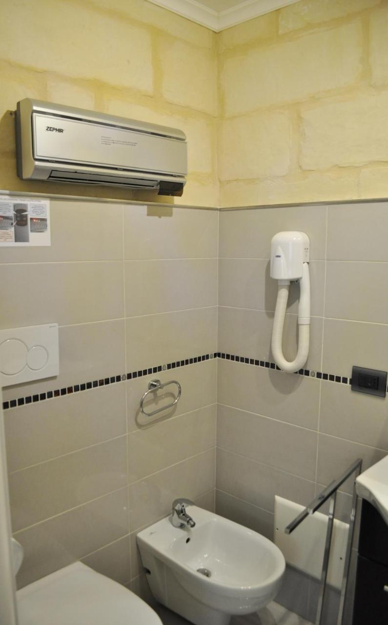 B&B Lecce Holidays Bagian luar foto