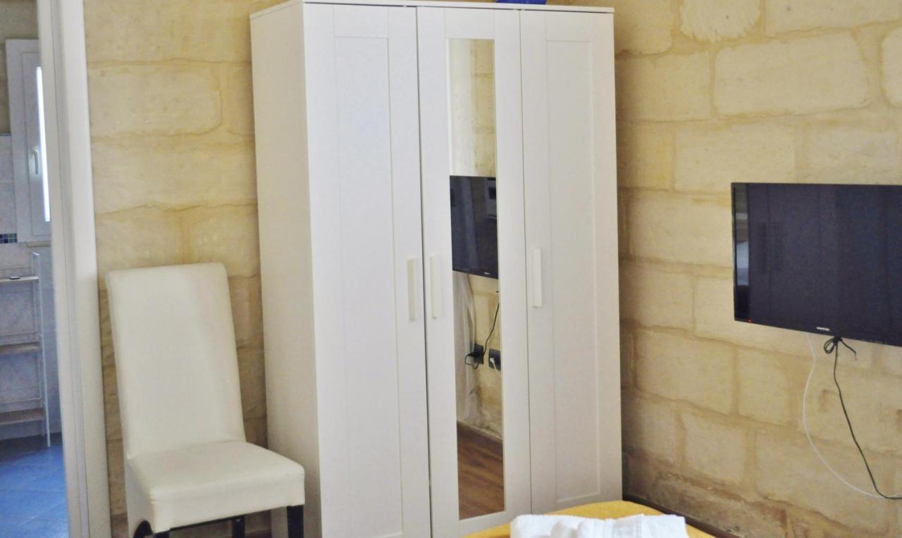 B&B Lecce Holidays Bagian luar foto