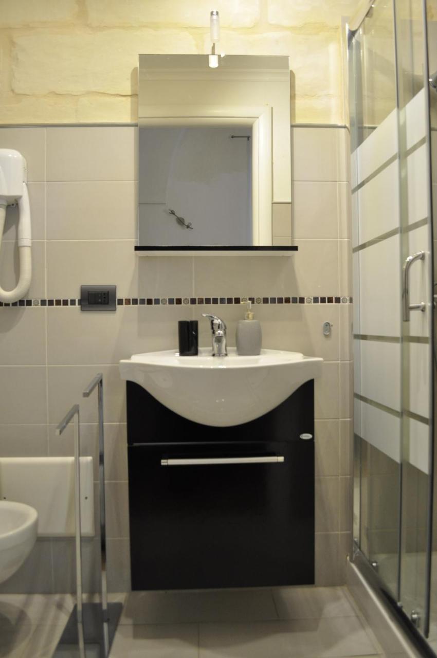 B&B Lecce Holidays Bagian luar foto